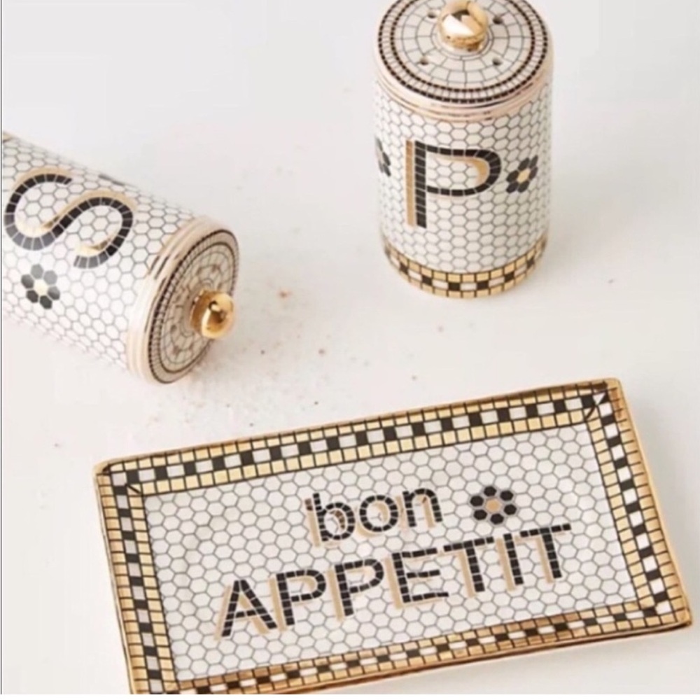 NWOT Anthropologie ‘bon Appetit’ salt and pepper shaker